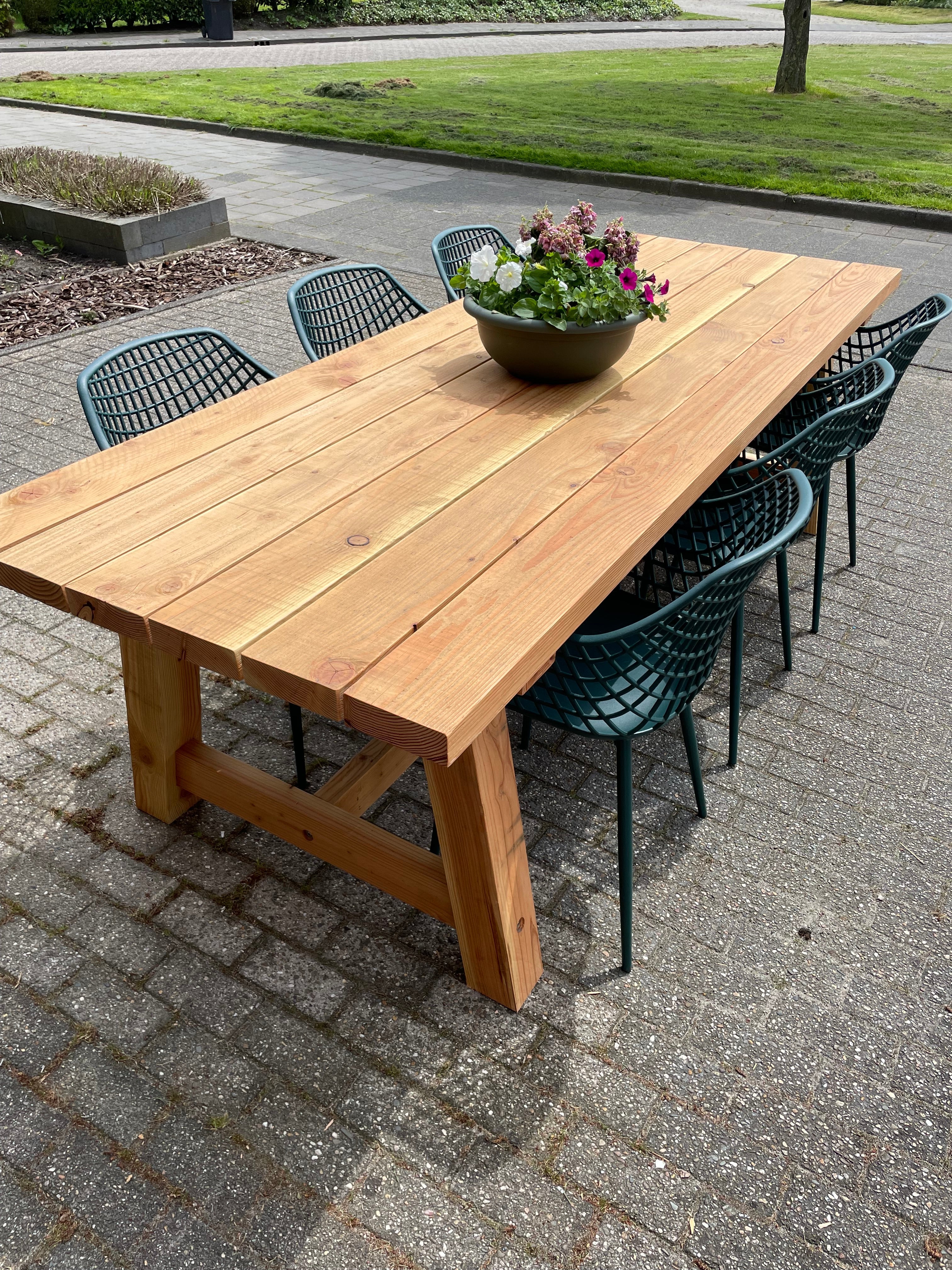 Douglas tuinmeubelen: dé duurzame keuze voor iedere tuin