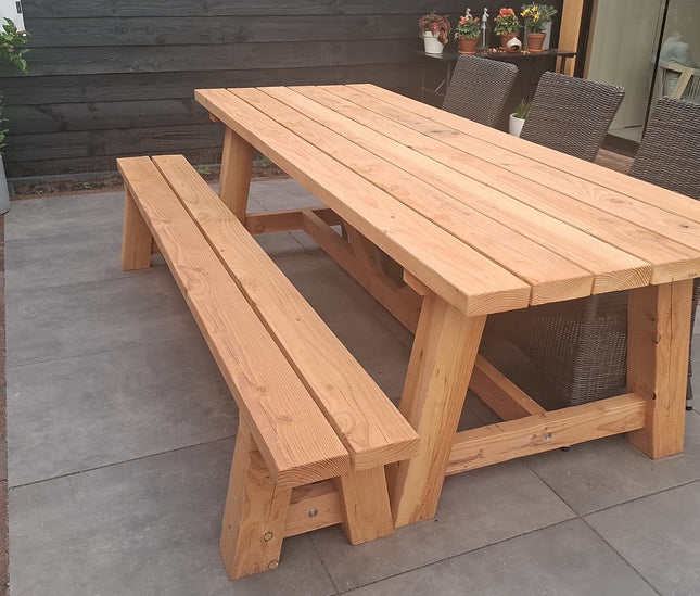 Douglas tuintafel - 120mm poten | Robuust & Weerbestendig