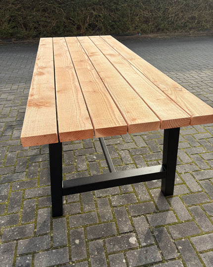 Industriële tuintafel | Stalen A-poten met dwarsbalk| Douglas hout