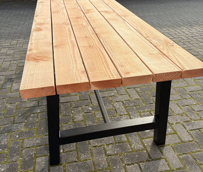 Industriële tuintafel | Stalen A-poten met dwarsbalk| Douglas hout