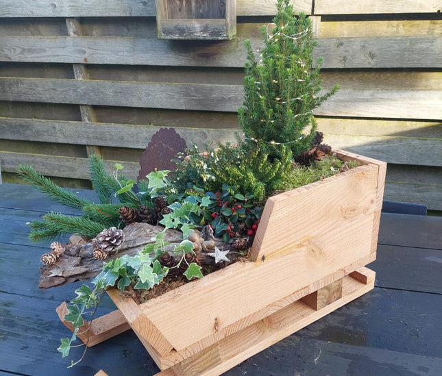 Houten decoratie slee, behandeld tegens weersinvloeden