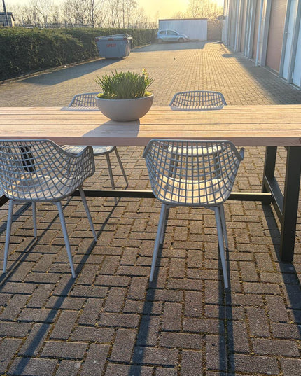 Industriële tuintafel | Stalen A-poten met dwarsbalk| Douglas hout