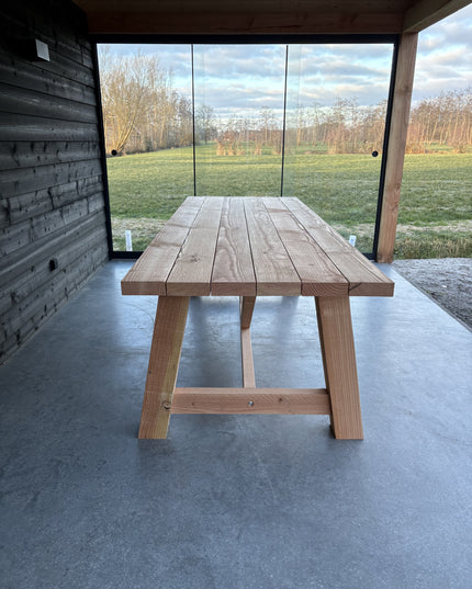 Douglas tuintafel - Robuust & Weerbestendig | 120x120mm poten