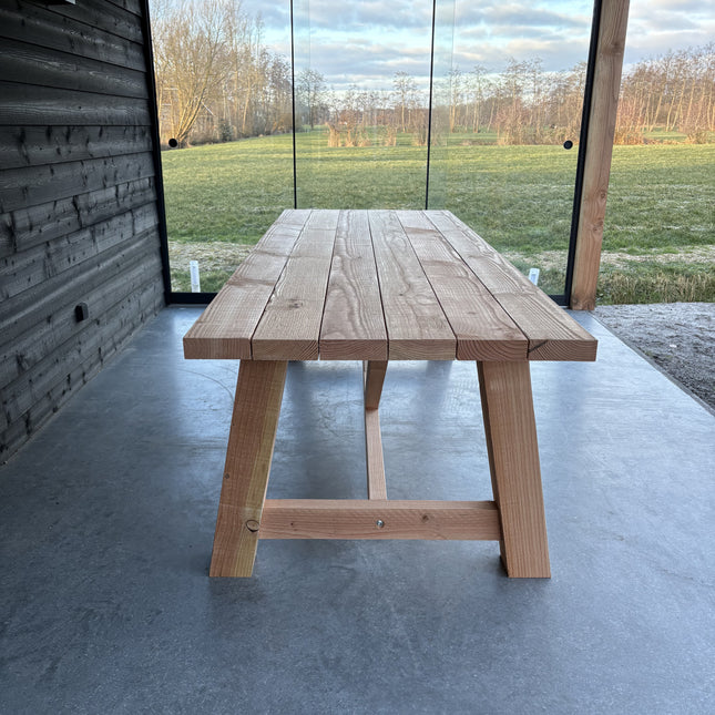 Douglas tuintafel - 120mm poten | Robuust & Weerbestendig