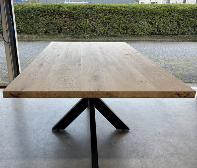Eiken Eettafel