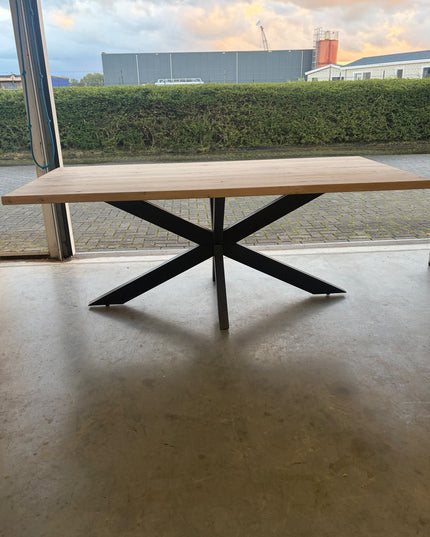 Eiken Eettafel