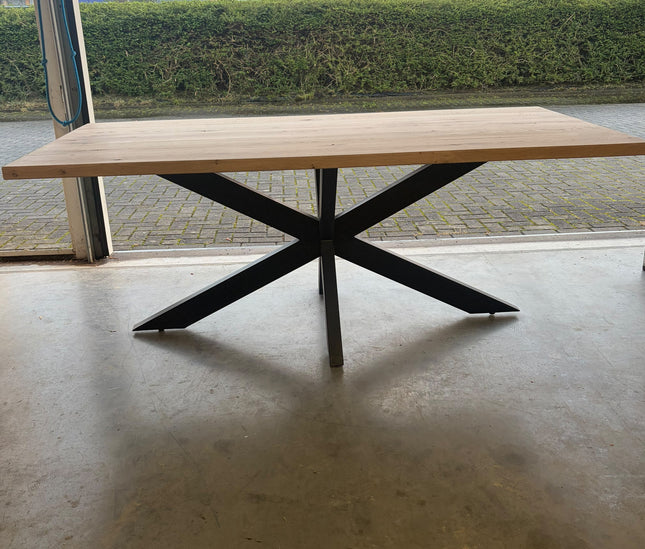 Eiken Eettafel