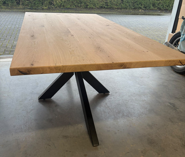Eiken Eettafel