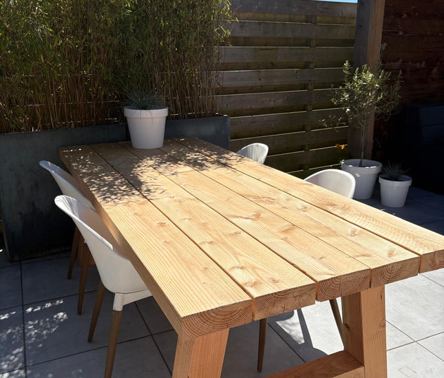 Douglas tuintafel - 120mm poten | Robuust & Weerbestendig