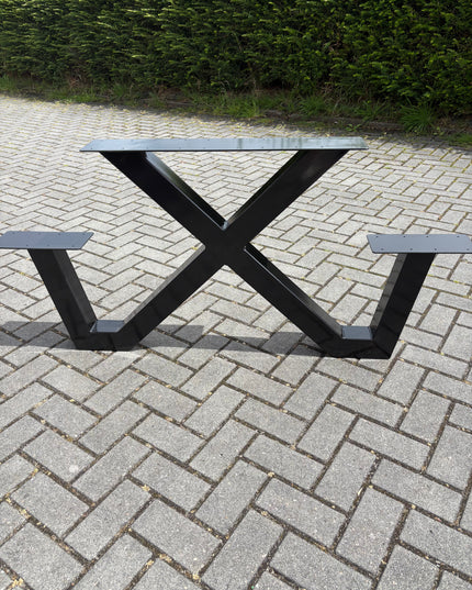 Robuuste Picknicktafel met stalen X-Poten | Douglas hout