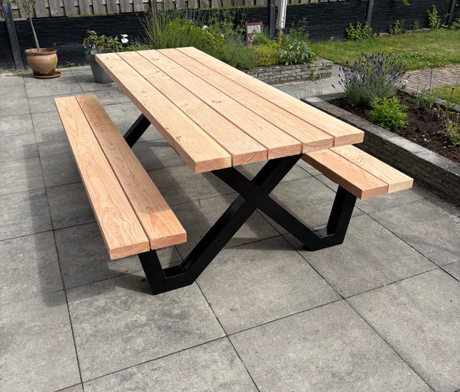 Douglas picknicktafel met stalen X-Poten