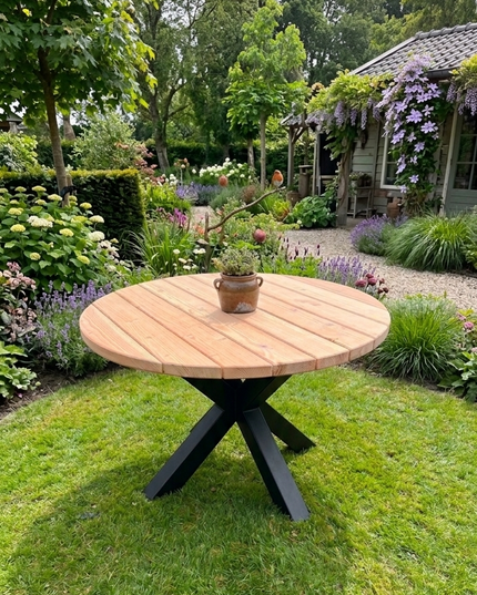 Ronde douglas tuintafel met stalen matrixpoot