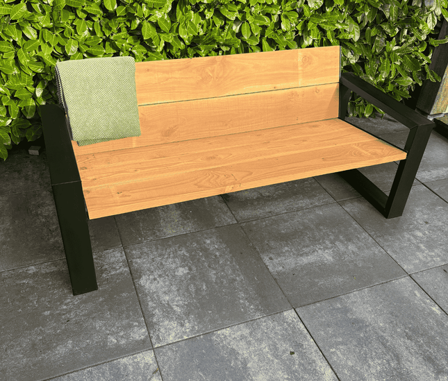 Robuuste douglas tuinbank met stalen frame