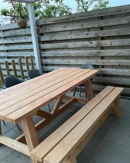 Douglas tuintafel en bankje