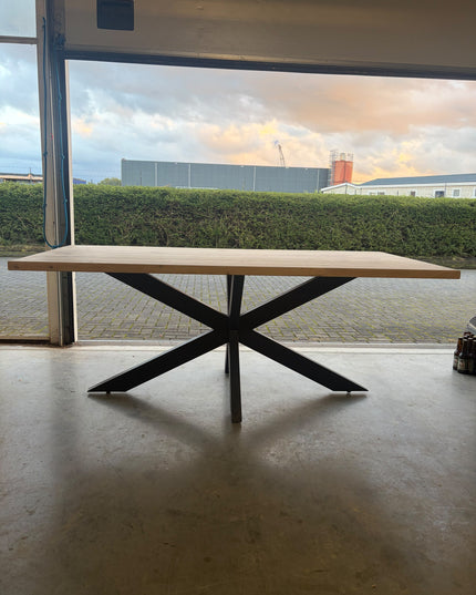 Eiken Eettafel