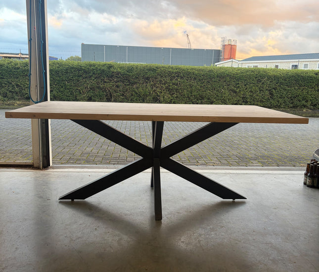 Eiken Eettafel